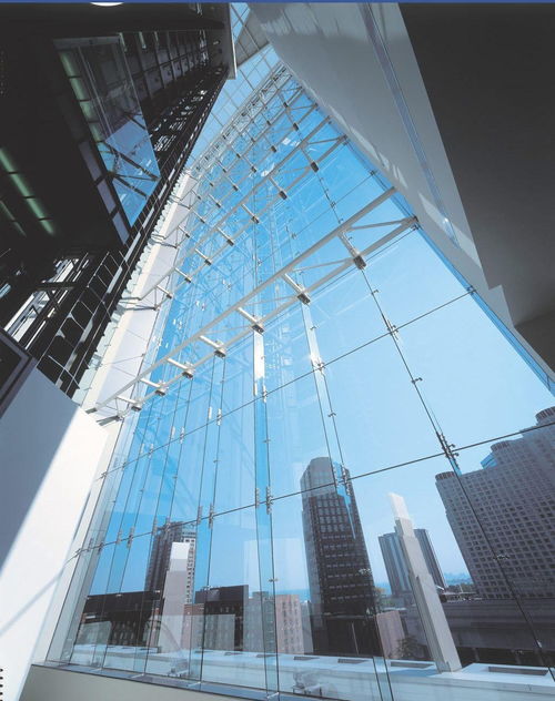 大型建筑物室内点式玻璃幕墙装修效果图